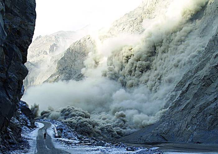 2560x1080px | free download | HD wallpaper: destruction, disaster ... Disaster relief transport EVs